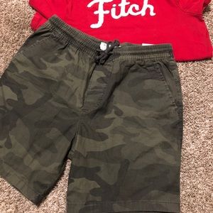 Abercrombie camo shorts NWT